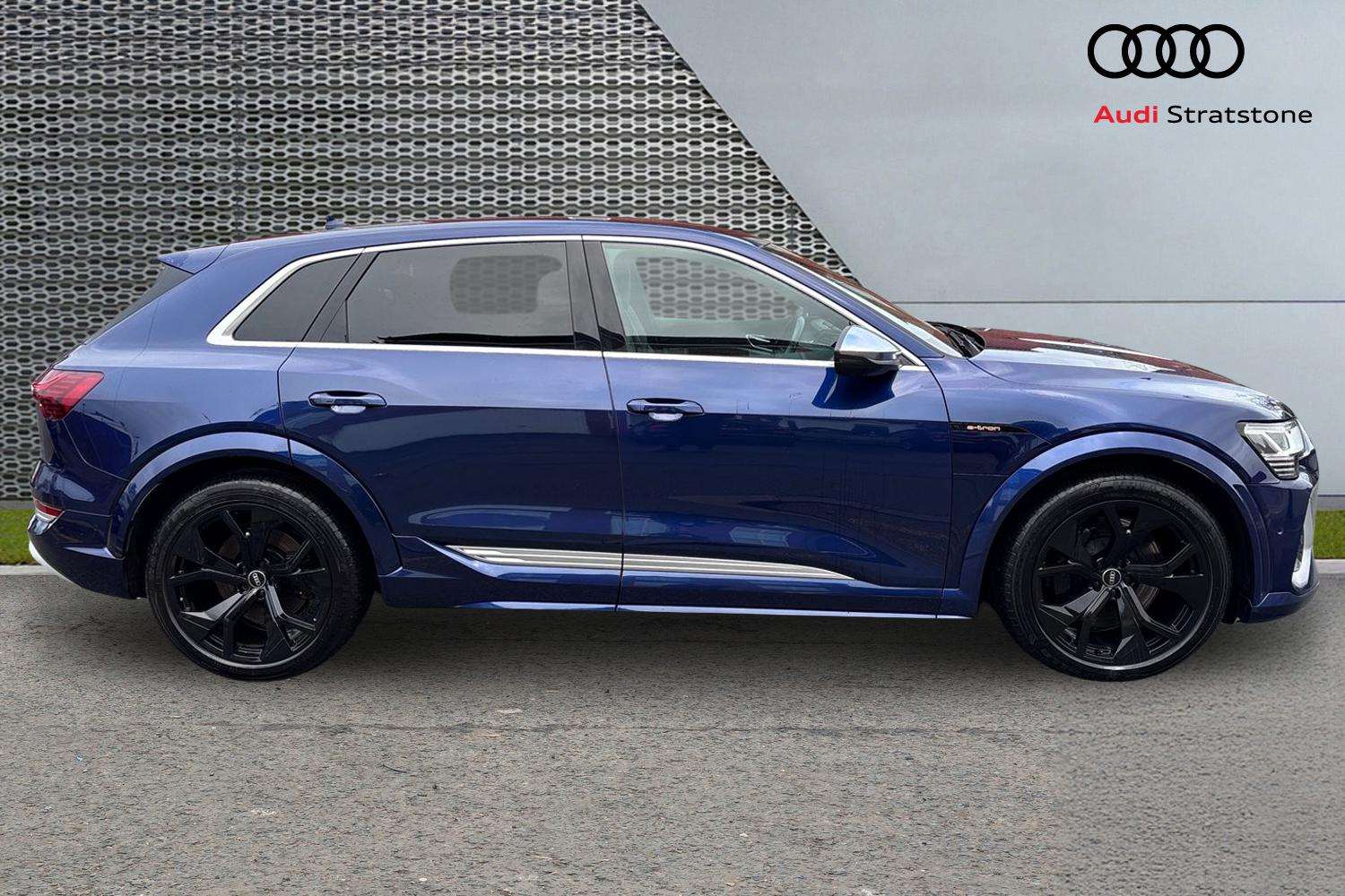 Used Audi e-tron 2021 for sale - 76435775: Photo 4