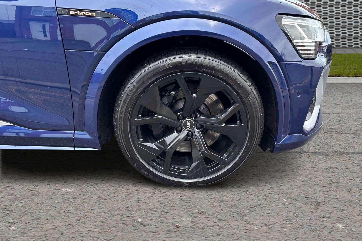 Used Audi e-tron 2021 for sale - 76435775: Photo 5