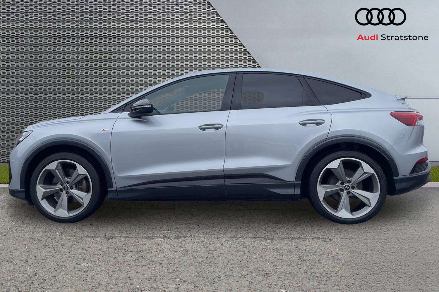 Used Audi Q4 e-tron 2021 for sale - 77083162: Photo 8