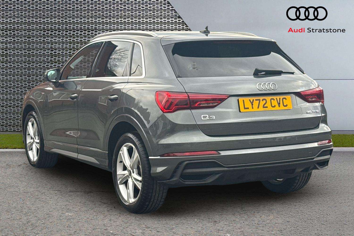 Used Audi Q3 2023 for sale - 76230415: Photo 3