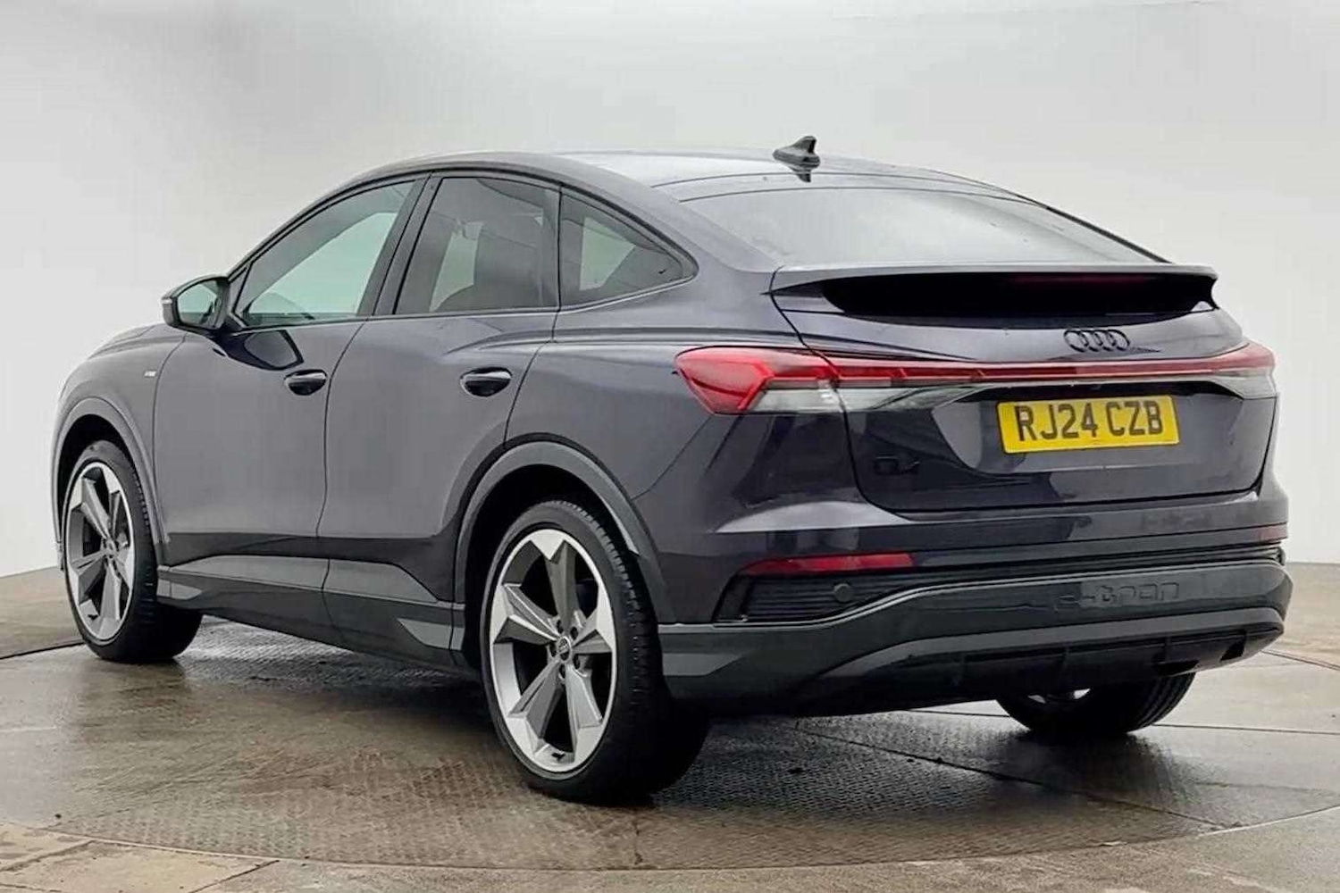 Used Audi Q4 e-tron 2024 for sale - 77928832: Photo 3