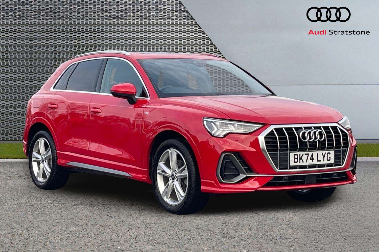 Used Audi Q3 2024 for sale - 76842890: Photo 1