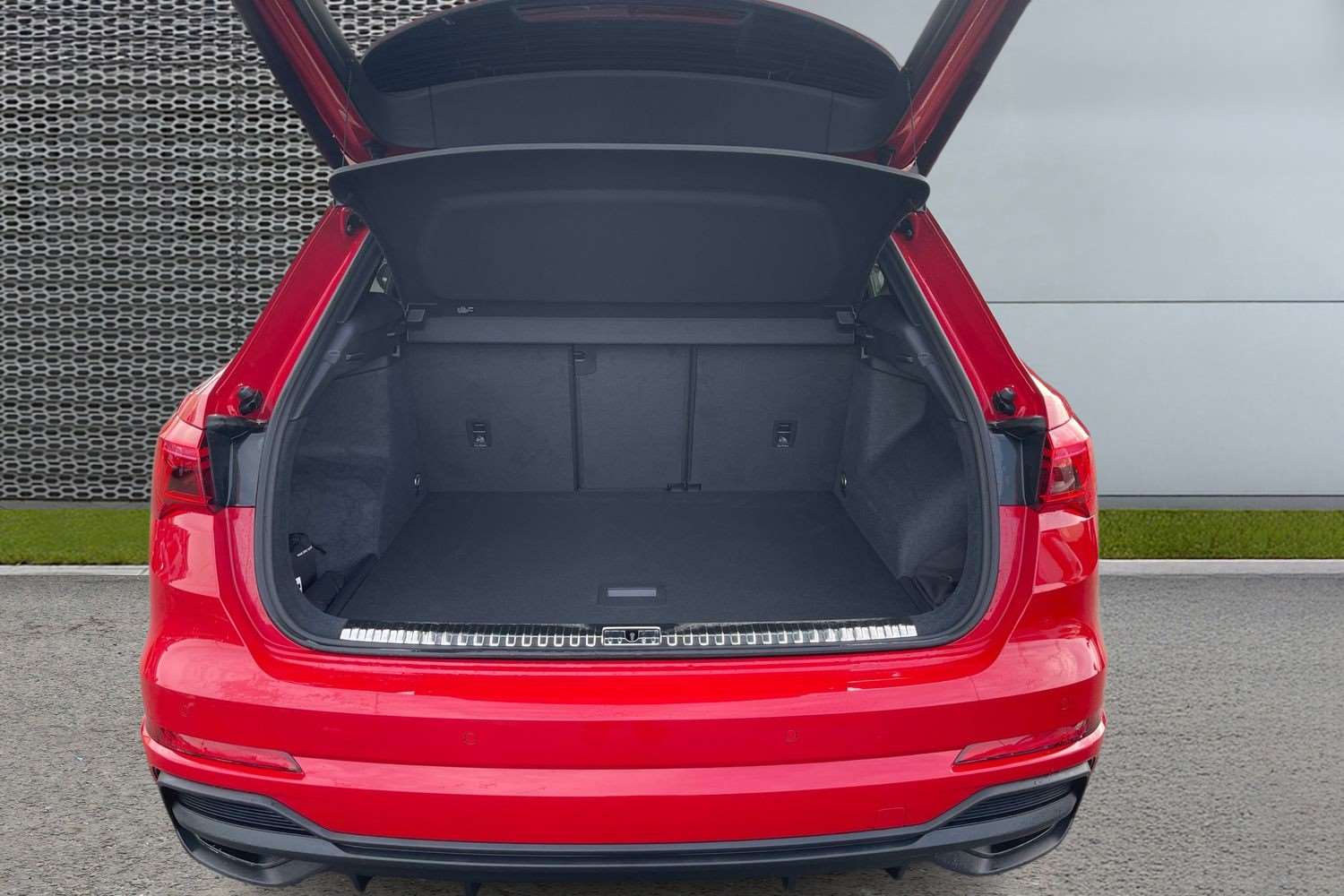 Used Audi Q3 2024 for sale - 76842890: Photo 13