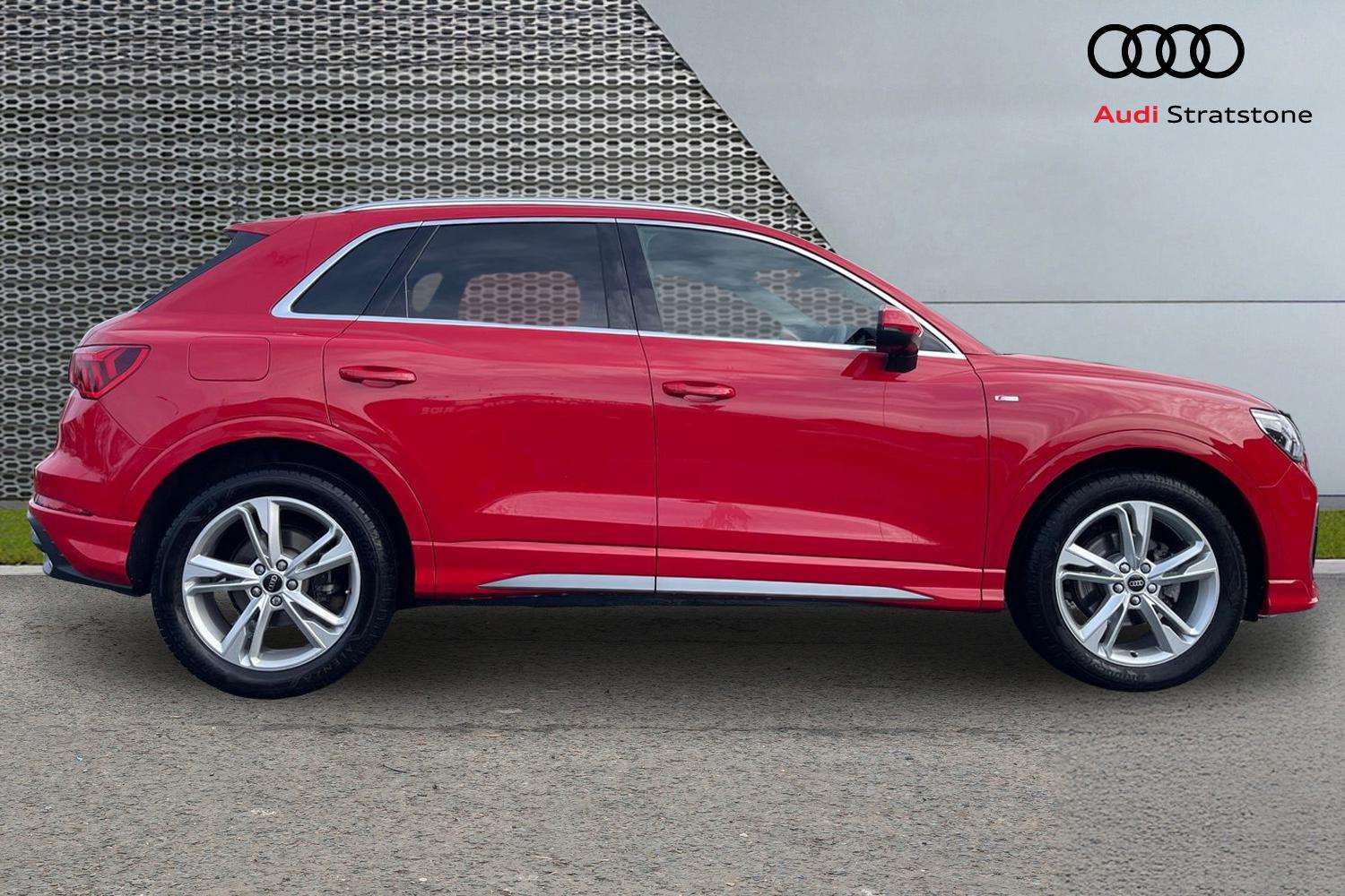 Used Audi Q3 2024 for sale - 76842890: Photo 4