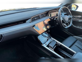 Used Audi Q8 2024 for sale - 78265002: Photo