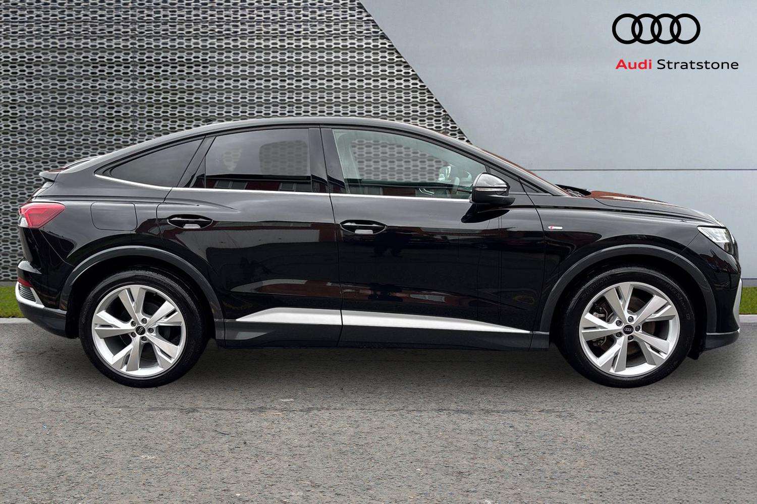 Used Audi Q4 e-tron 2025 for sale - 76929075: Photo 4