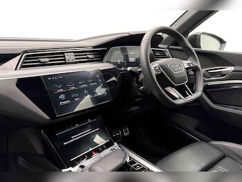 Used Audi Q8 2023 for sale - 78365636: Photo