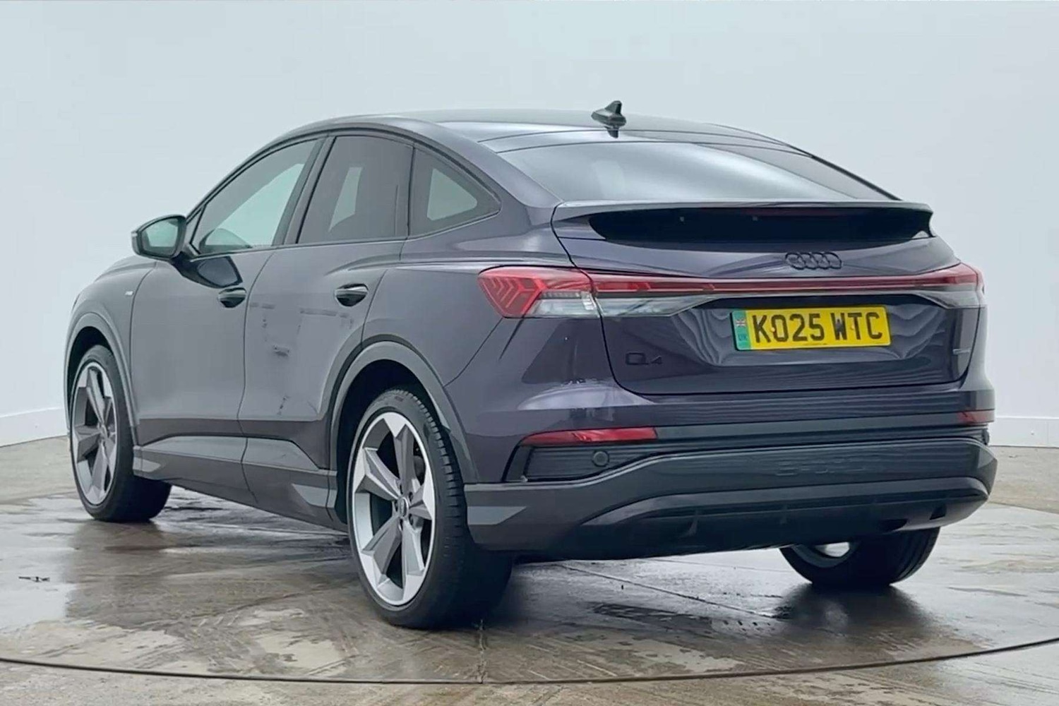 Used Audi Q4 e-tron 2025 for sale - 77553221: Photo 3