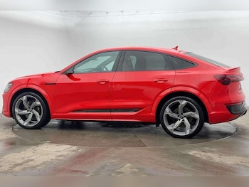 Used Audi Q8 2023 for sale - 77282010: Photo