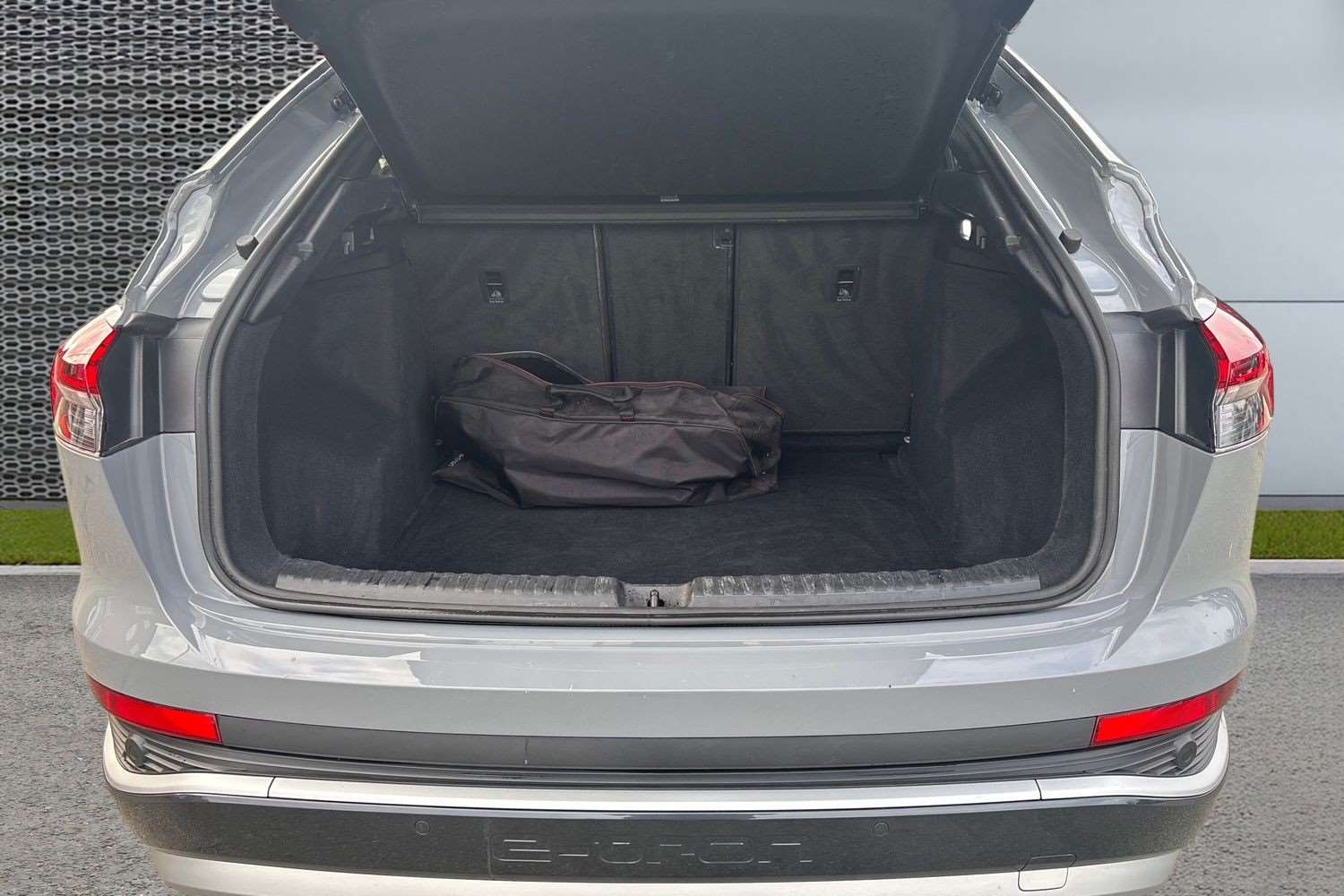 Used Audi Q4 e-tron 2023 for sale - 76624539: Photo 13