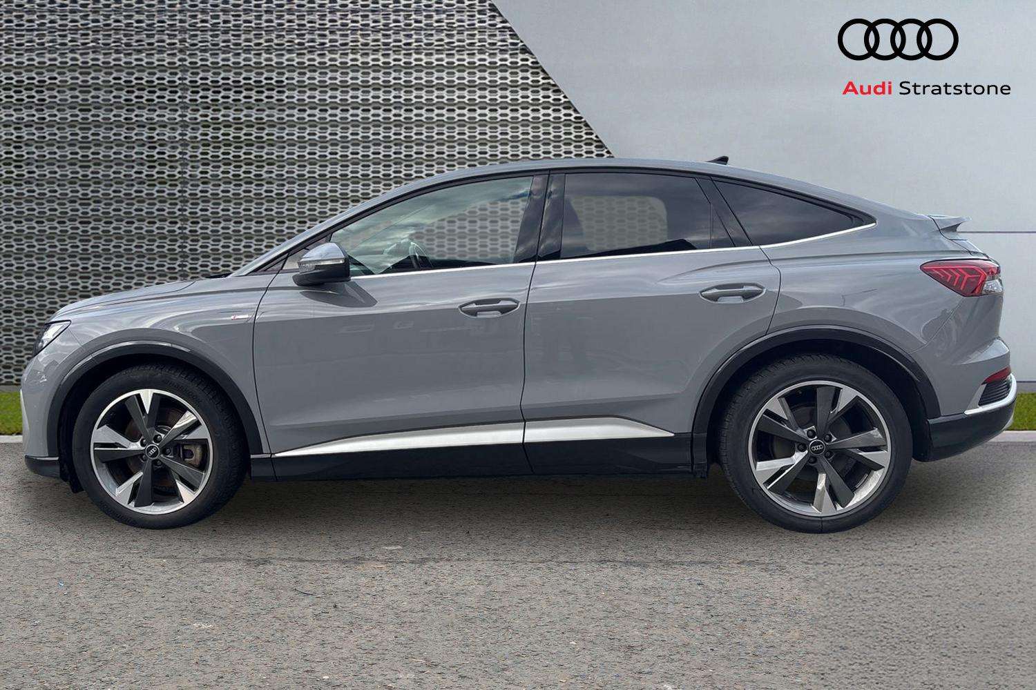 Used Audi Q4 e-tron 2023 for sale - 76624539: Photo 8