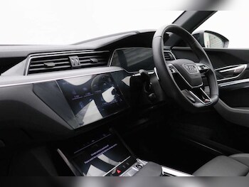 Used Audi Q8 2023 for sale - 75699578: Photo