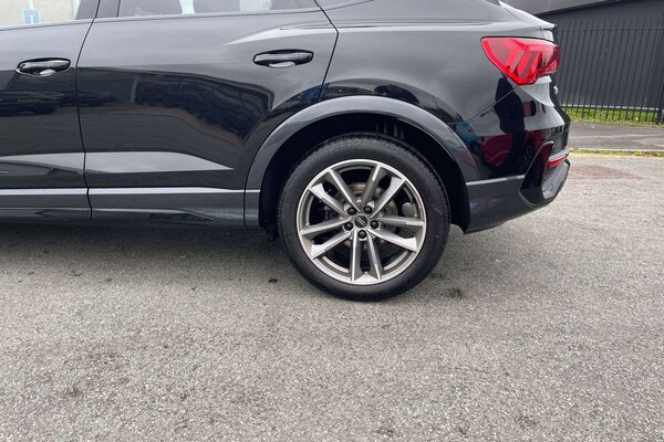 Used Audi Q3 2023 for sale - 76249058: Photo 5