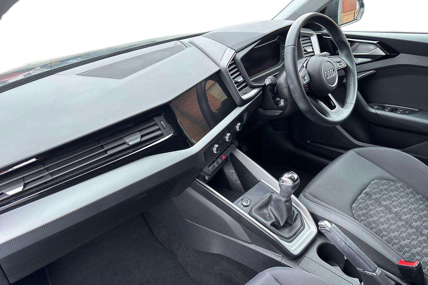 Used Audi A1 for sale - 77661290: Photo 2