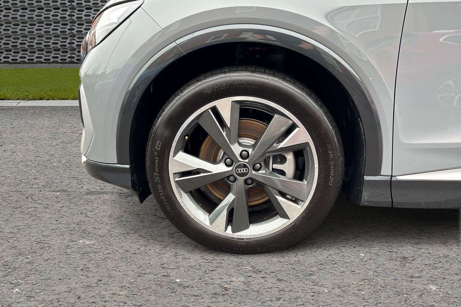 Used Audi Q4 e-tron 2025 for sale - 77147223: Photo 11