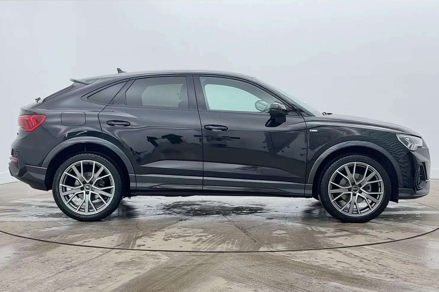 Used Audi Q3 2025 for sale - 77540765: Photo 4