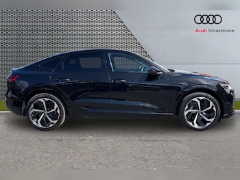Used Audi Q8 2023 for sale - 78696378: Photo