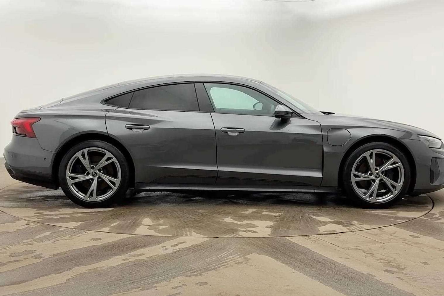 Used Audi e-tron GT 2022 for sale - 77500436: Photo 4