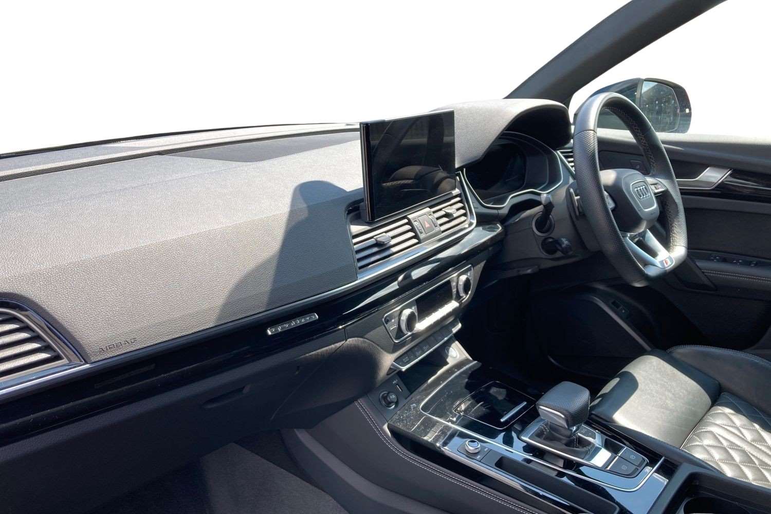 Used Audi Q5 2023 for sale - 75845680: Photo 2