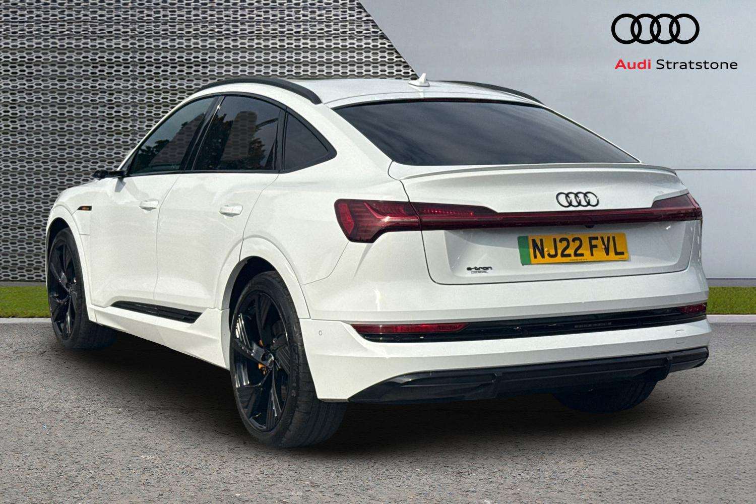 Used Audi e-tron 2022 for sale - 76732251: Photo 3