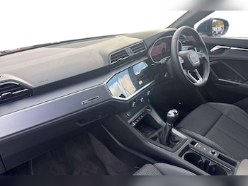 Used Audi Q3 2023 for sale - 76298335: Photo