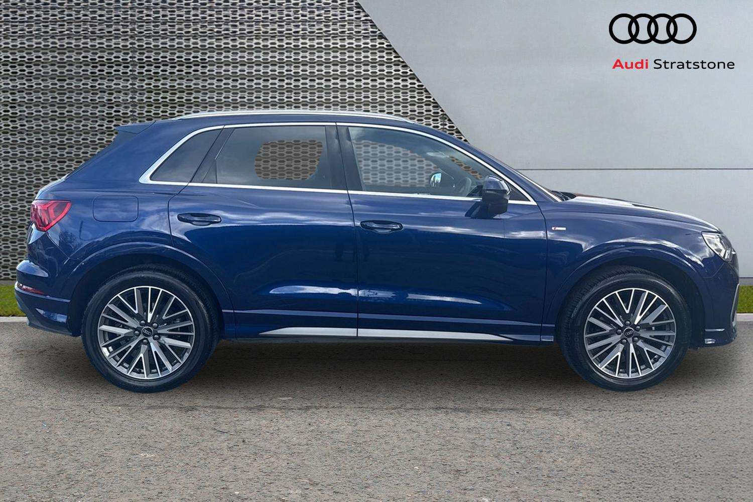 Used Audi Q3 2023 for sale - 76298335: Photo 4