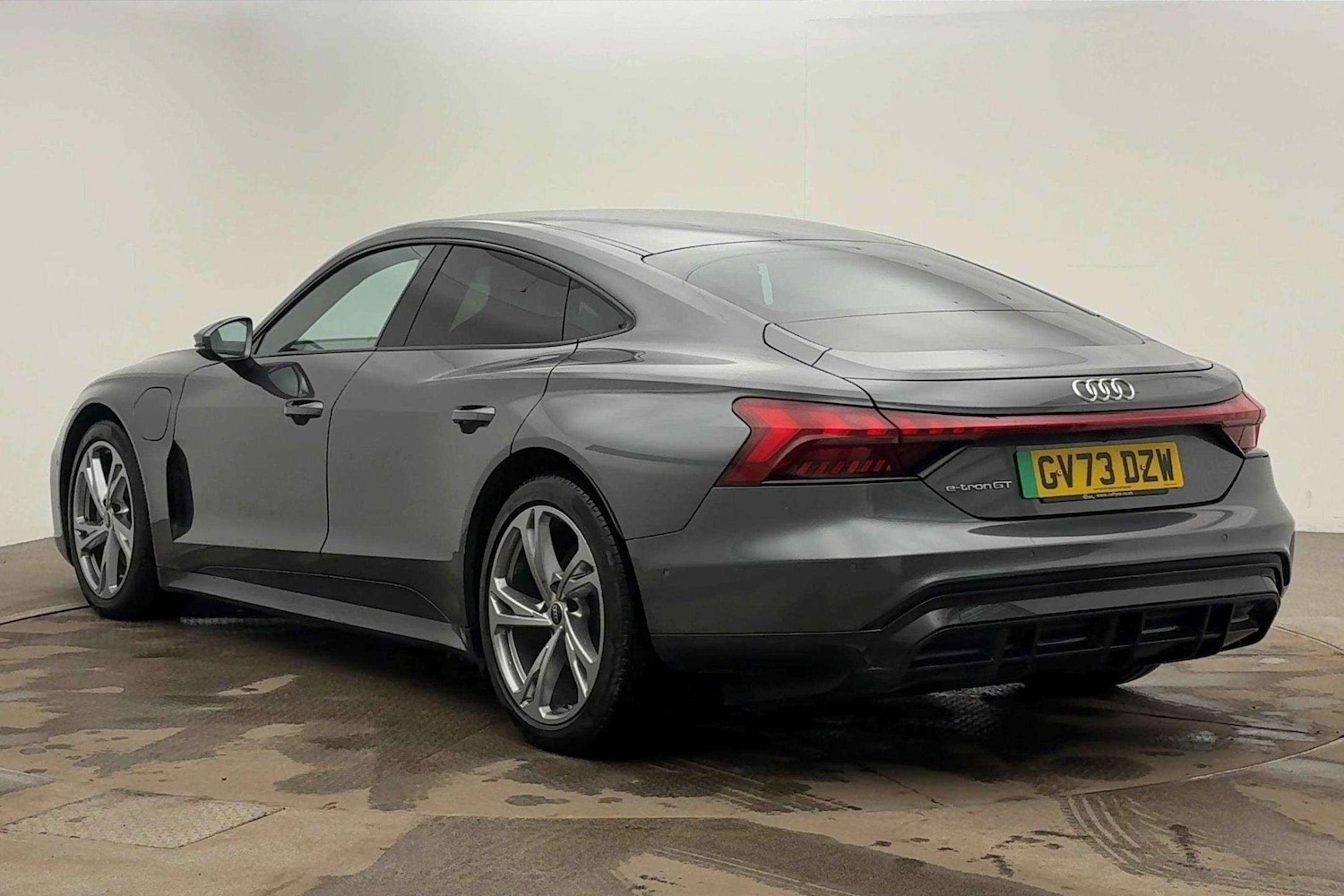 Used Audi e-tron GT 2023 for sale - 76459980: Photo 2