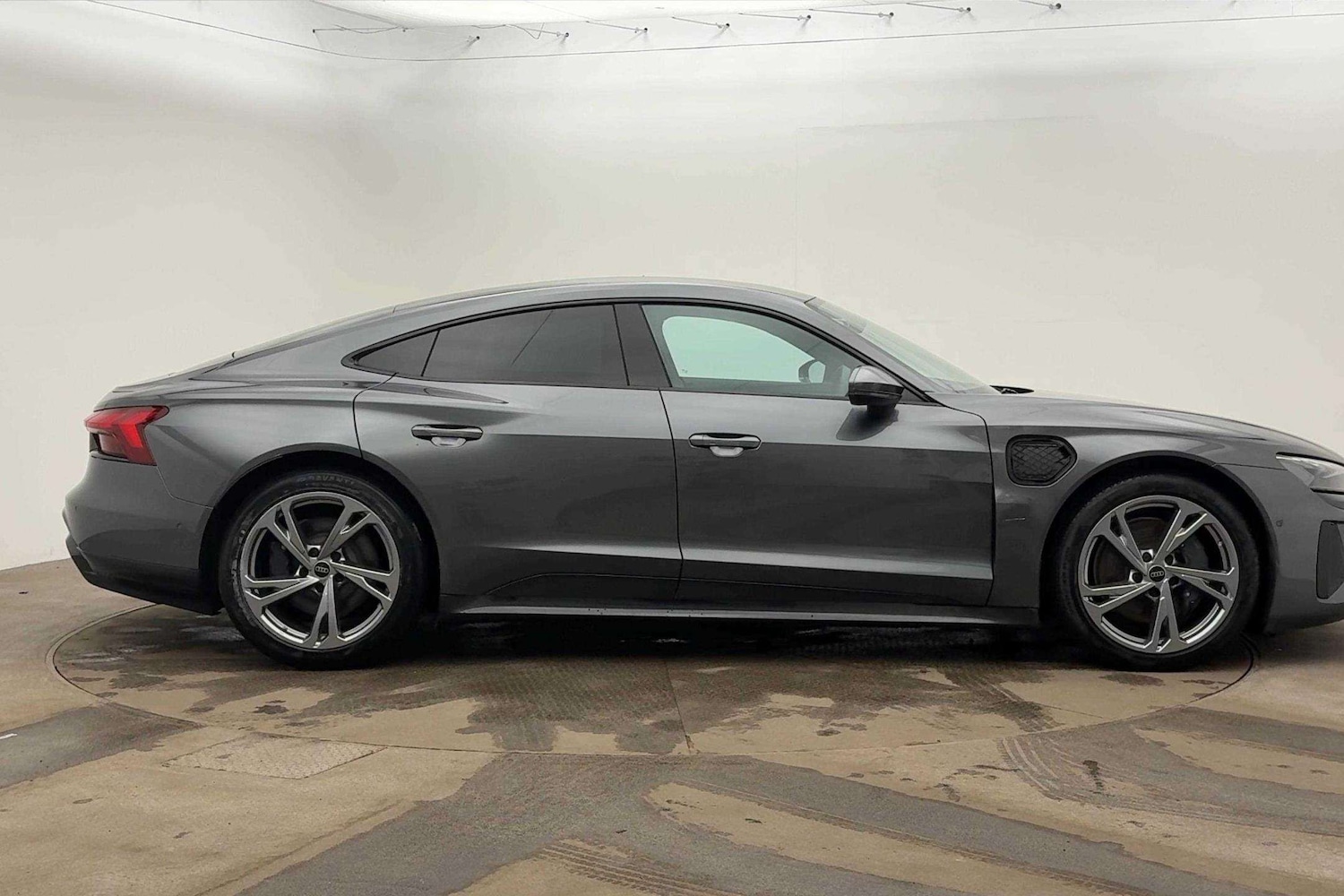 Used Audi e-tron GT 2023 for sale - 76459980: Photo 3