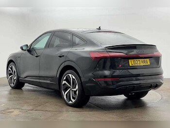Used Audi Q8 2023 for sale - 77928387: Photo