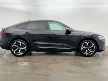 Used Audi Q8 2023 for sale - 77928387: Photo