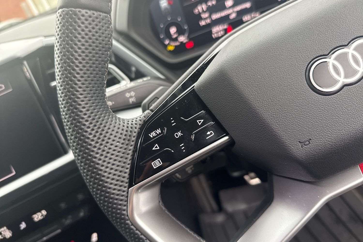 Used Audi Q4 e-tron 2025 for sale - 76272143: Photo 16