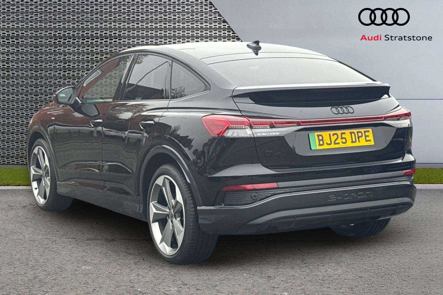 Used Audi Q4 e-tron 2025 for sale - 76272143: Photo 3