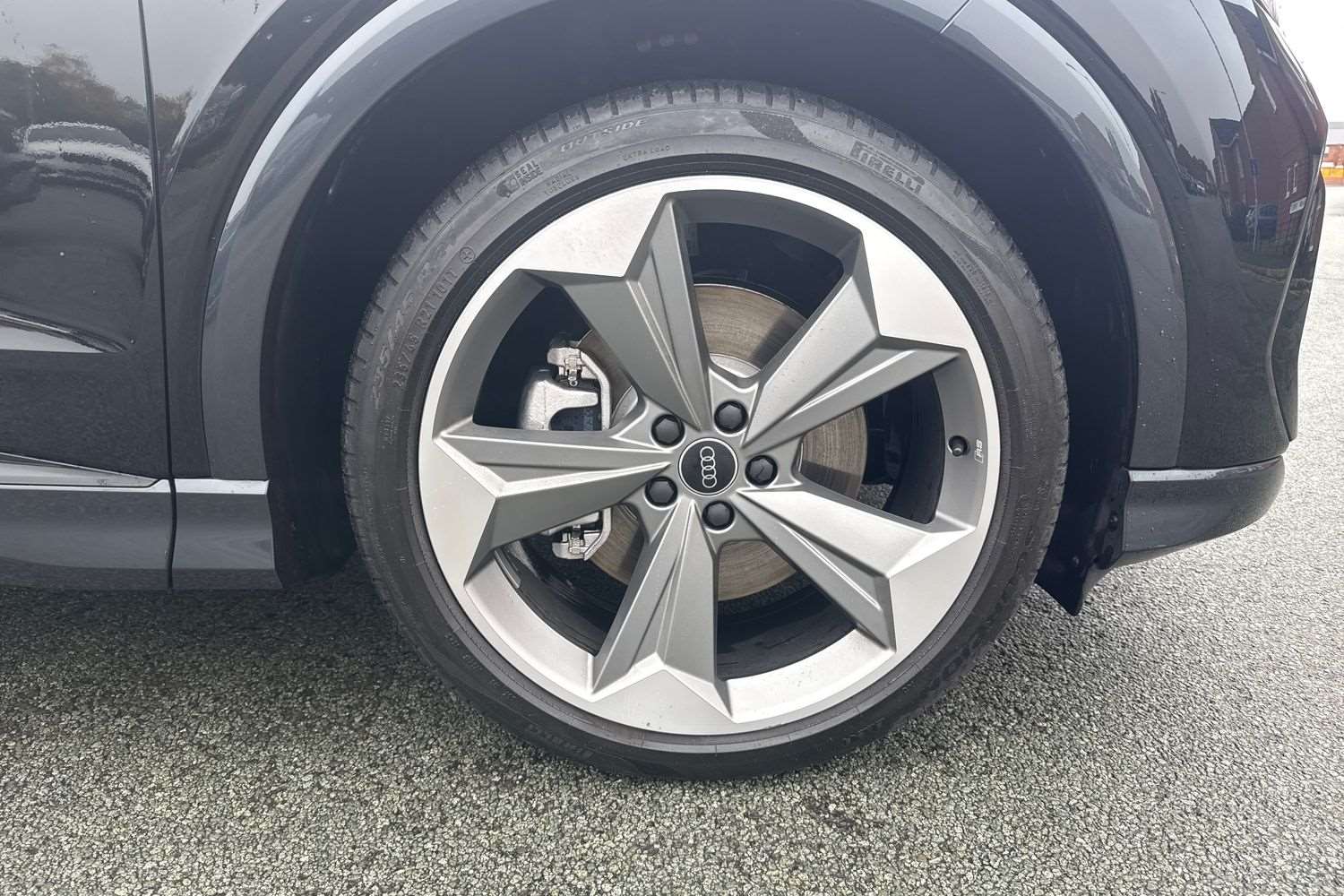 Used Audi Q4 e-tron 2025 for sale - 76272143: Photo 5