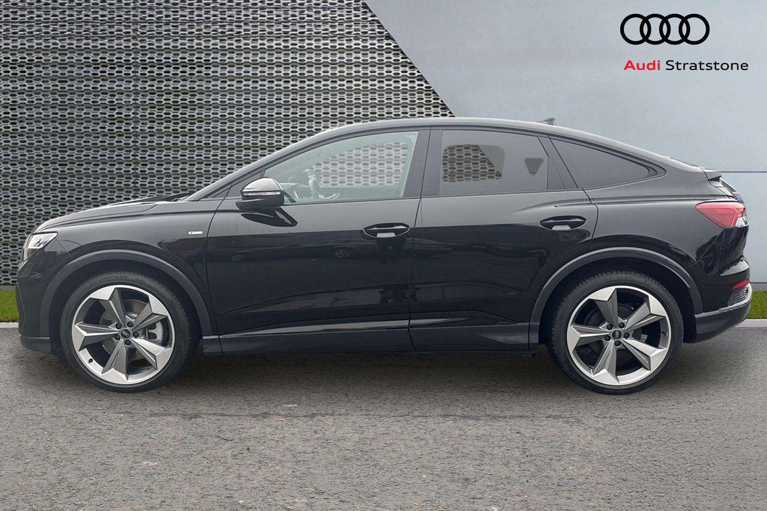 Used Audi Q4 e-tron 2025 for sale - 76272143: Photo 8