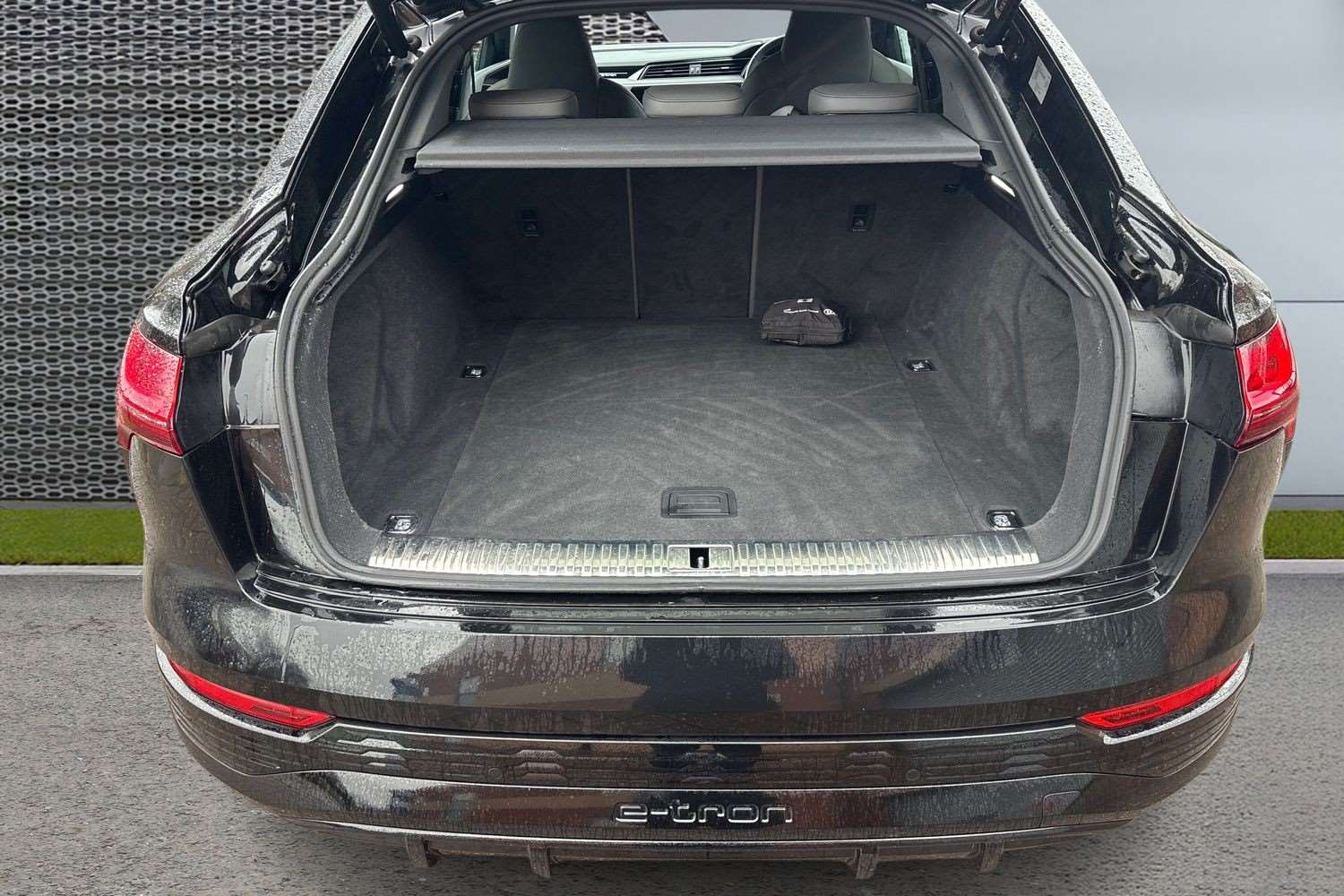 Used Audi Q8 2023 for sale - 77281946: Photo 13