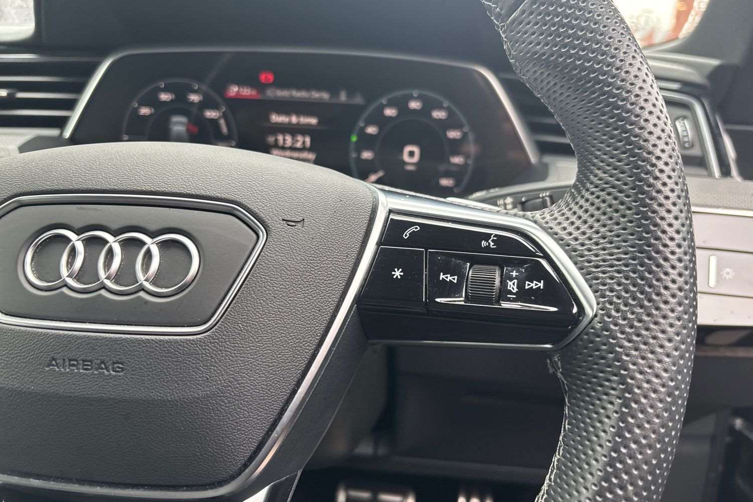 Used Audi Q8 2023 for sale - 77281946: Photo 17