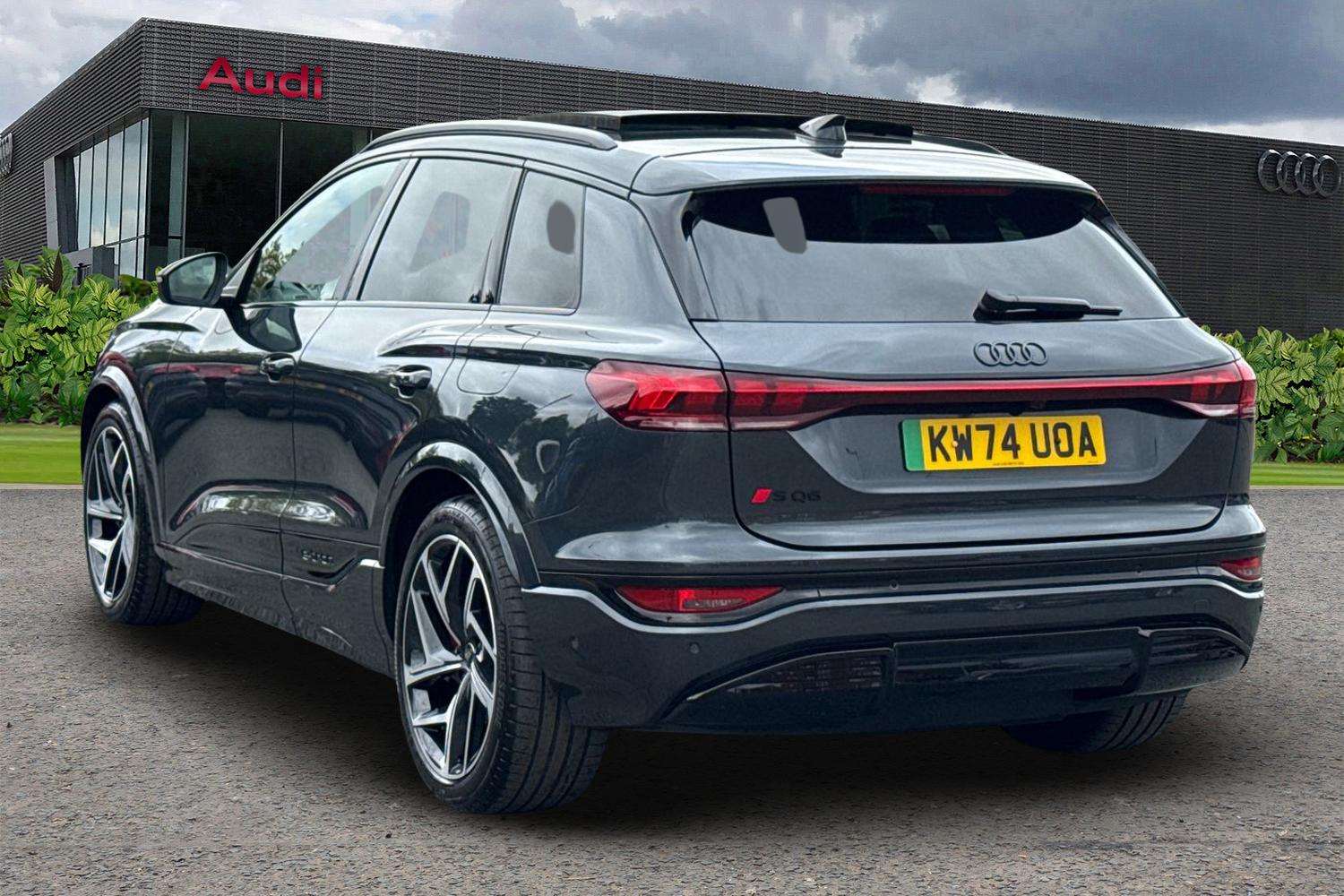 Used Audi Q6 e-tron 2024 for sale - 76732204: Photo 3