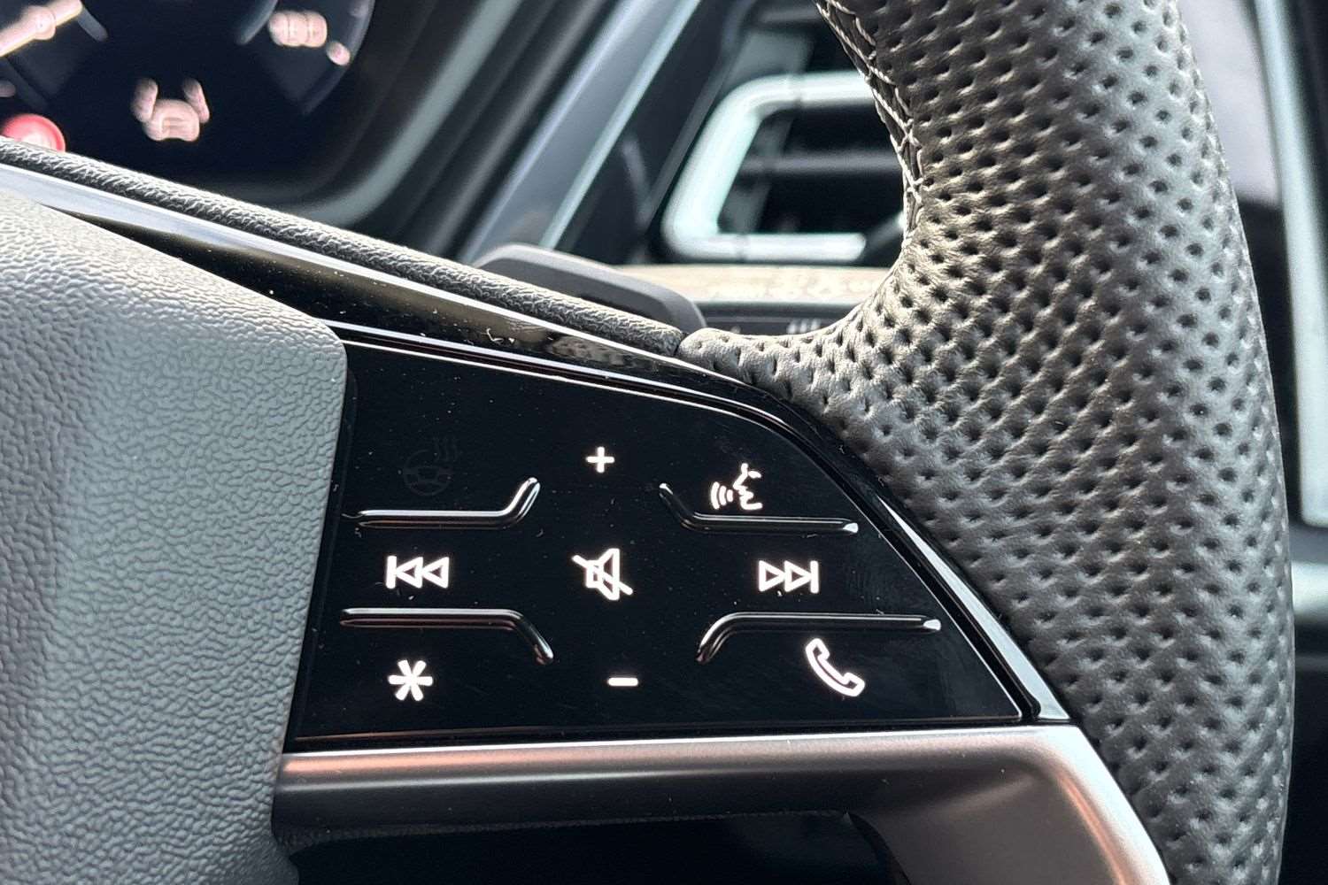 Used Audi Q4 e-tron 2025 for sale - 77472654: Photo 17