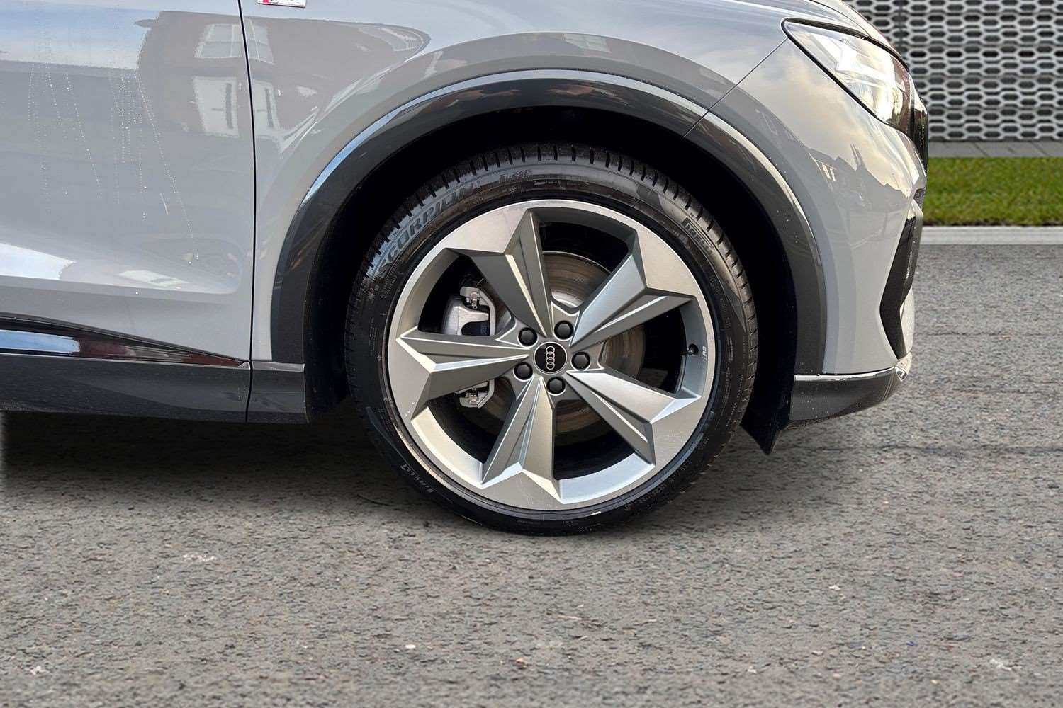 Used Audi Q4 e-tron 2025 for sale - 77472654: Photo 5