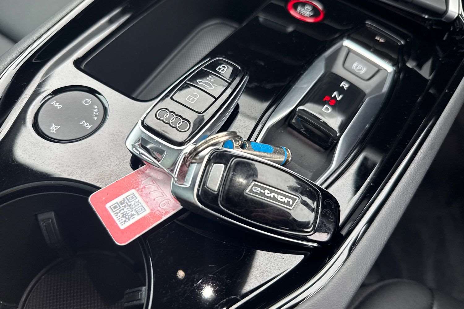 Used Audi e-tron GT 2022 for sale - 76460272: Photo 25