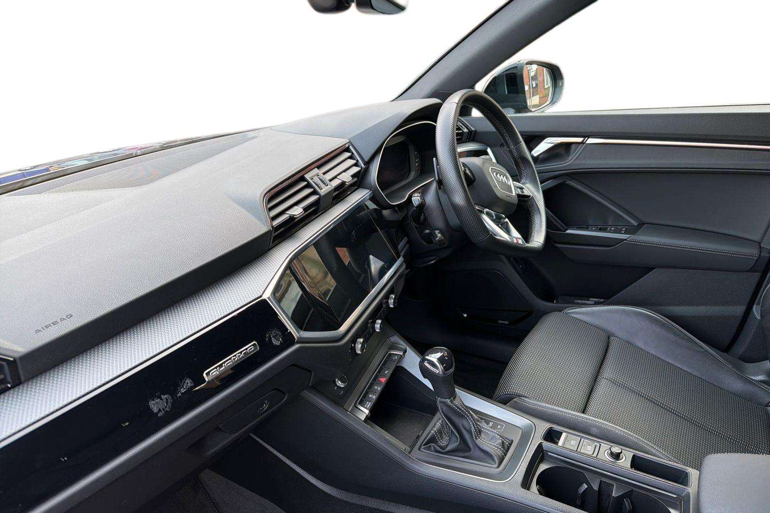 Used Audi Q3 2022 for sale - 77928580: Photo 2