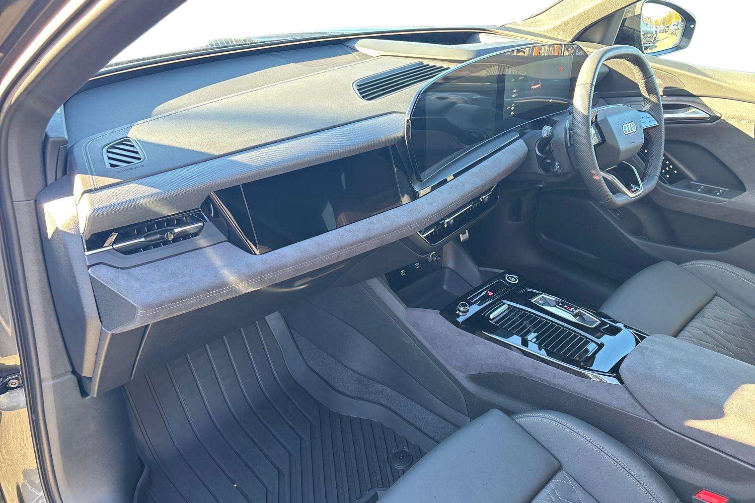 Used Audi Q6 e-tron 2025 for sale - 77112384: Photo 2