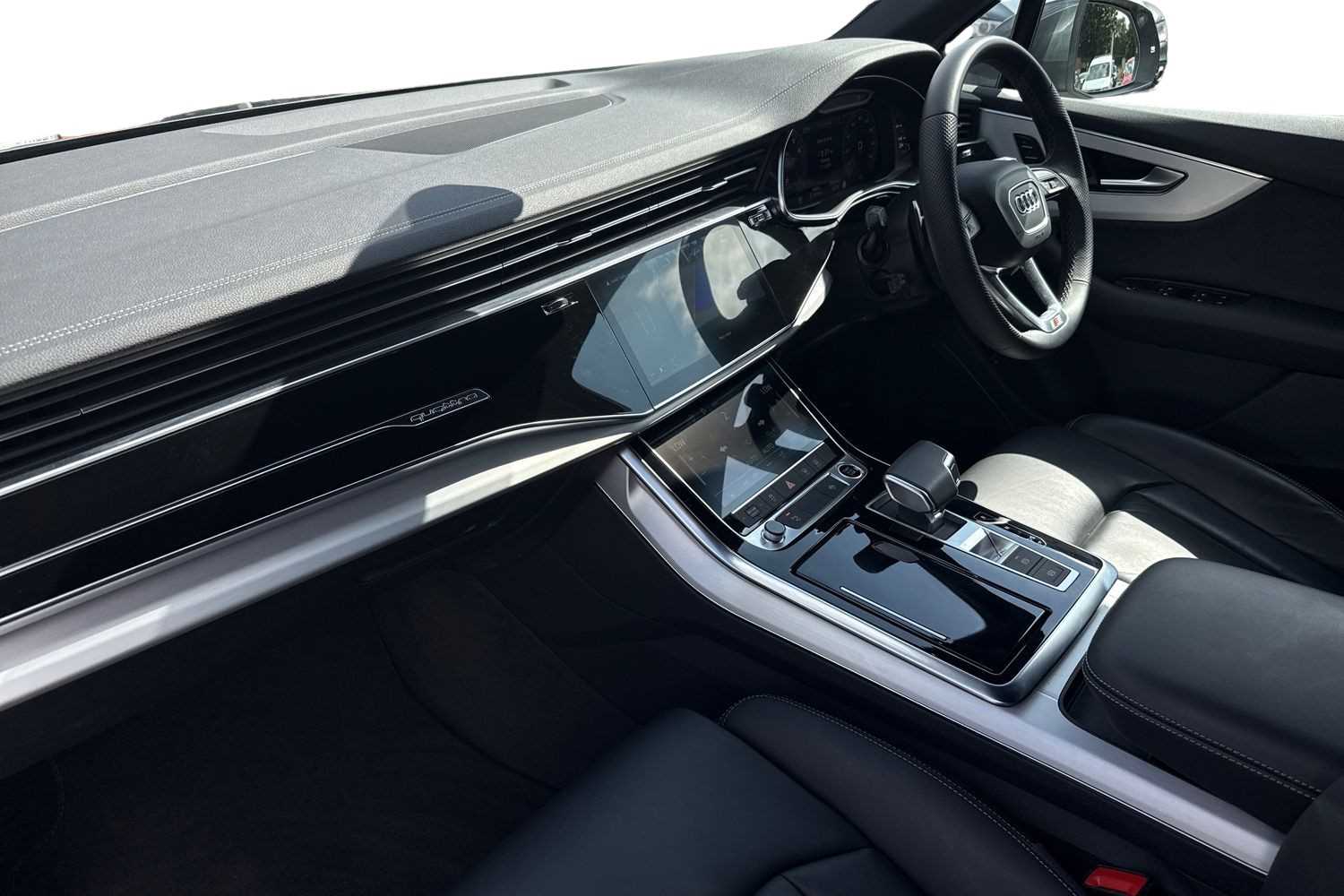 Used Audi Q7 2024 for sale - 76718077: Photo 2