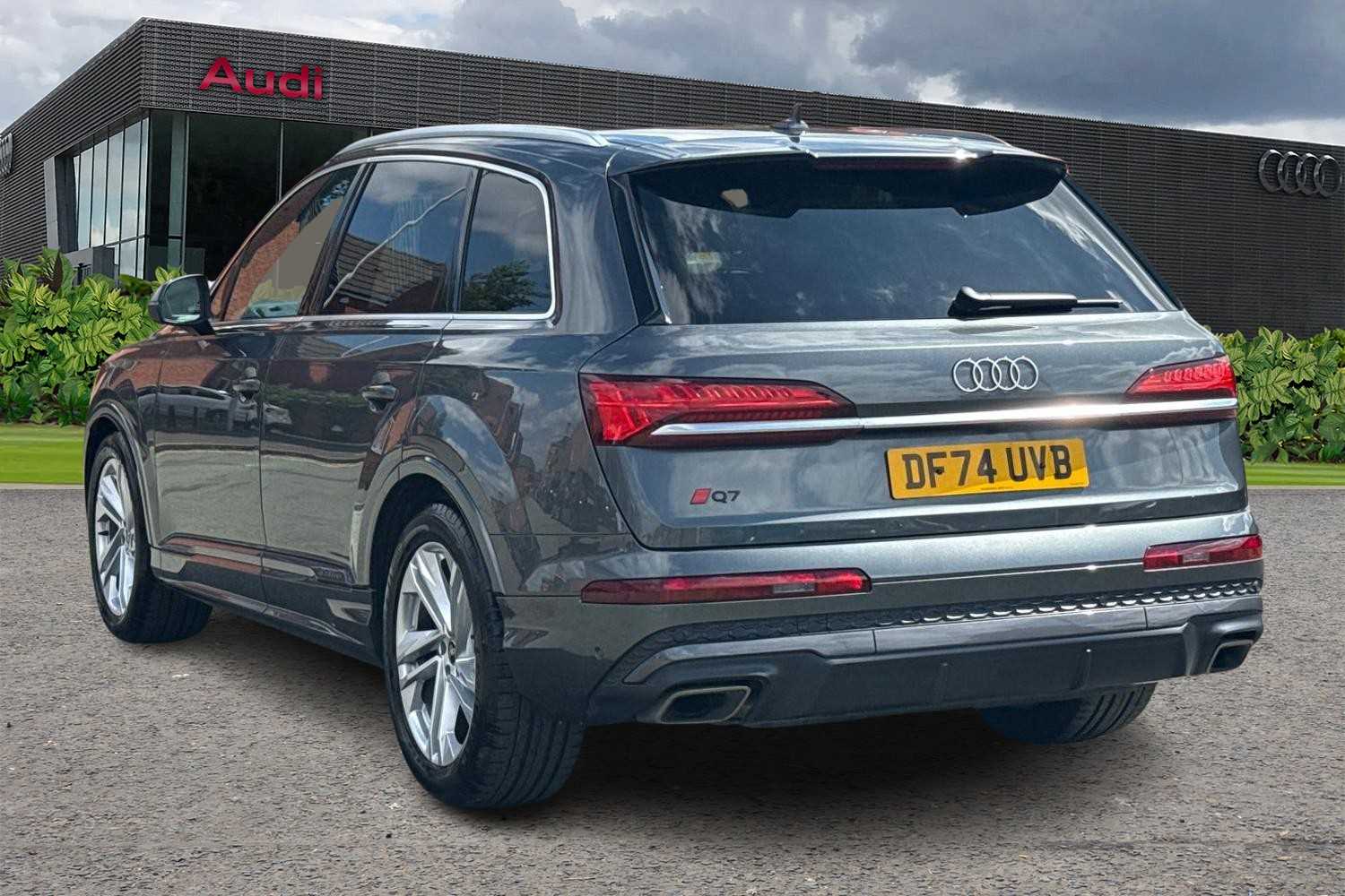 Used Audi Q7 2024 for sale - 76718077: Photo 3