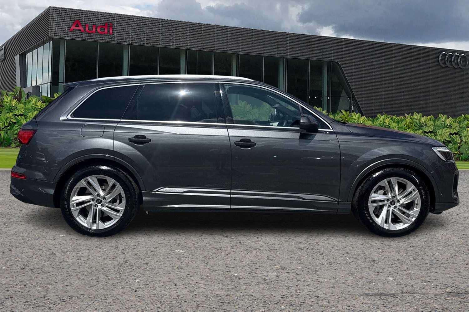 Used Audi Q7 2024 for sale - 76718077: Photo 4