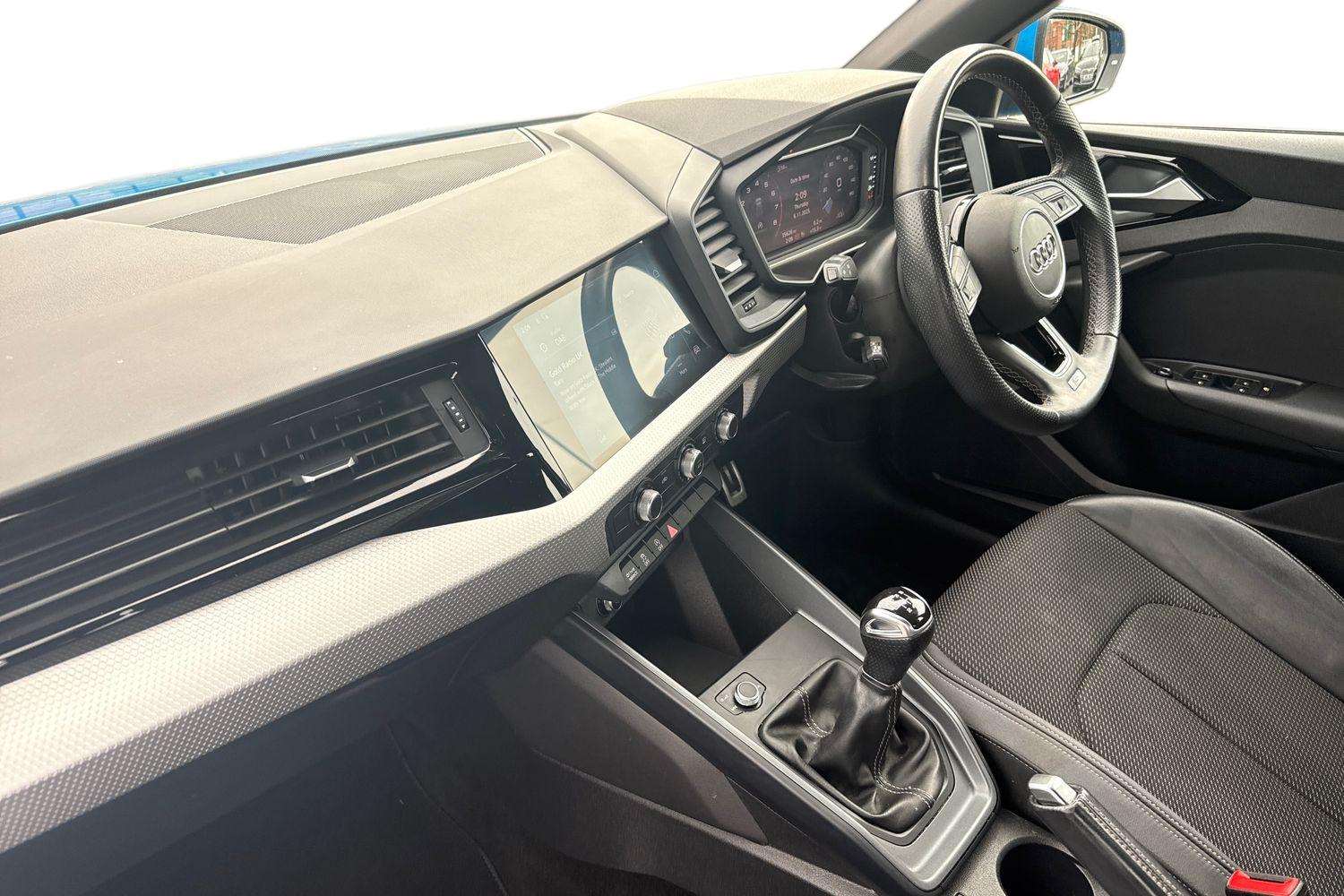 Used Audi A1 2020 for sale - 76610621: Photo 2