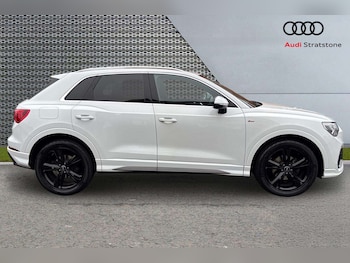 Used Audi Q3 2023 for sale - 77032151: Photo