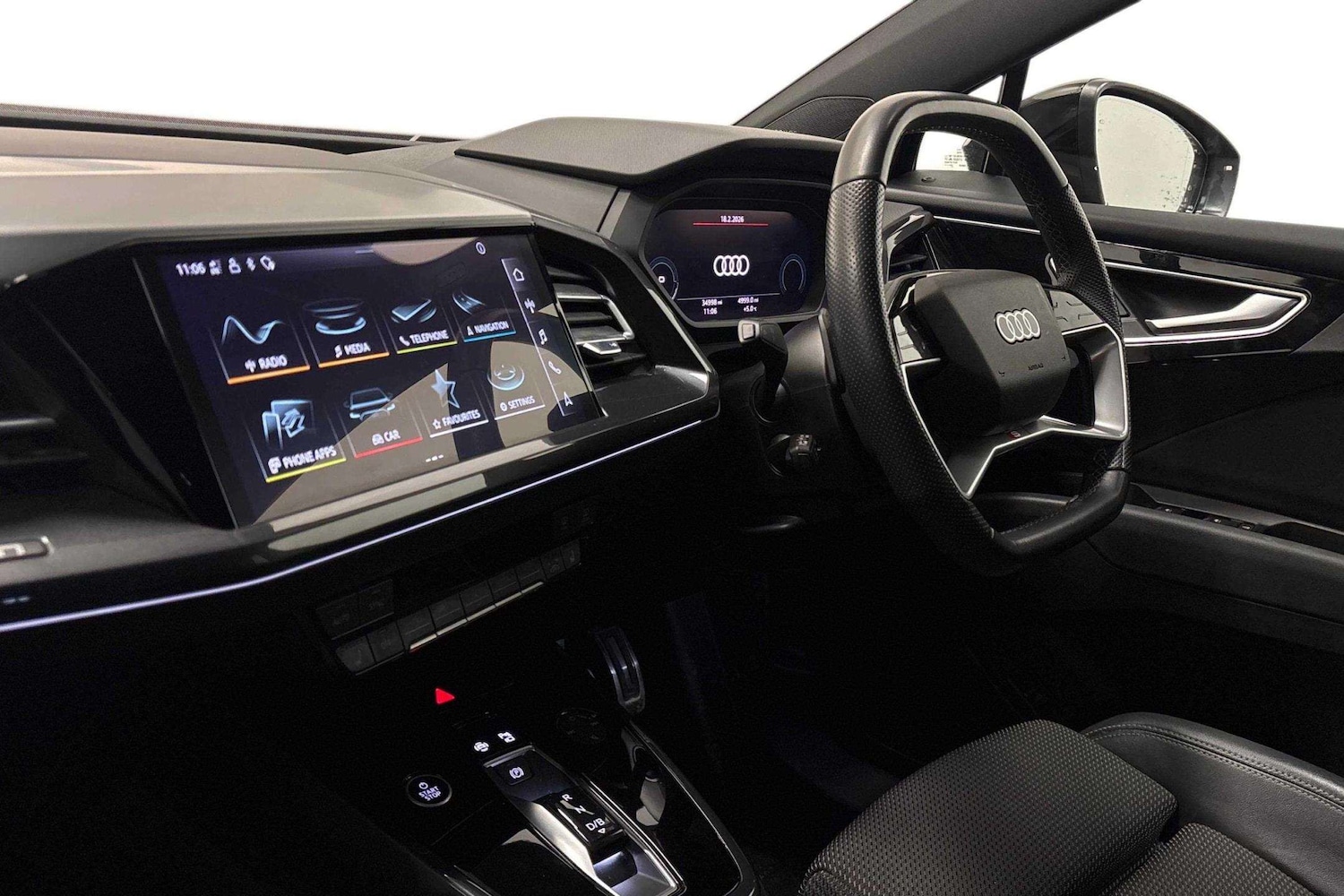 Used Audi Q4 e-tron 2023 for sale - 77842434: Photo 2