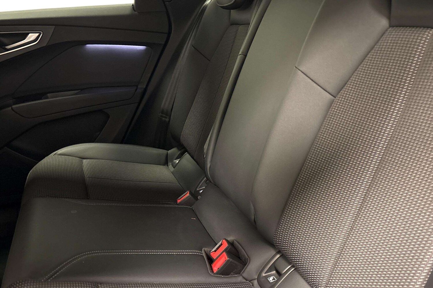 Used Audi Q4 e-tron 2023 for sale - 77842434: Photo 7