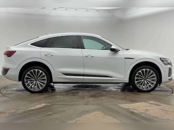 Used Audi Q8 2023 for sale - 77500350: Photo